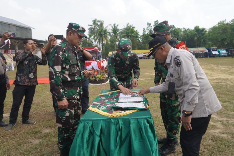 Danrem Gapu Tutup TMMD ke-121 Kodim Jambi. (Foto : ist)