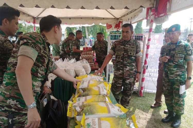 Danrem Gapu tinjau bazar. (Foto : Rolan - sinarjambi.com)