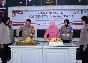 Polresta Jambi Gelar Syukuran Hari Jadi Ke-76 Polwan. (Foto : ist)