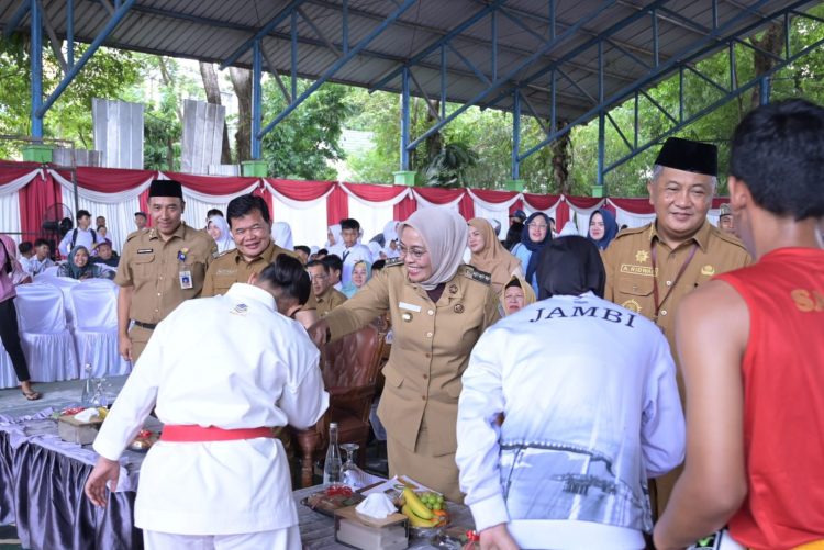 Siswa dan Guru di Kota Jambi Ukir Prestasi Hingga Internasional, Pj Wali Kota Jambi Berikan Apresiasi. (Foto : ist)