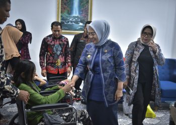 Pemkot Jambi Gandeng Sentra Alyatama Salurkan Bantuan Untuk Disabilitas. (Foto : ist)