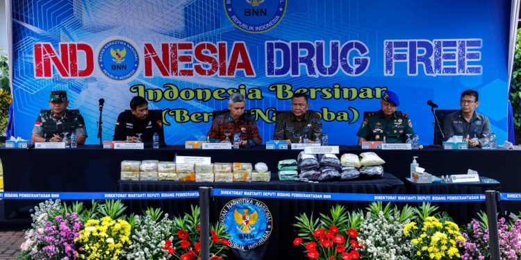 Selamatkan Generasi Bangsa, BNN Bakar Habis Barang Bukti Narkotika. (Foto : ist)