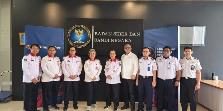 Kapusdatin Kemenhub ke Kantor BSSN, Percepat Implementasi Perpres No 82 Tahun 2022 Tentang Pelindungan IIV Sektor Transportasi. (Foto : ist)
