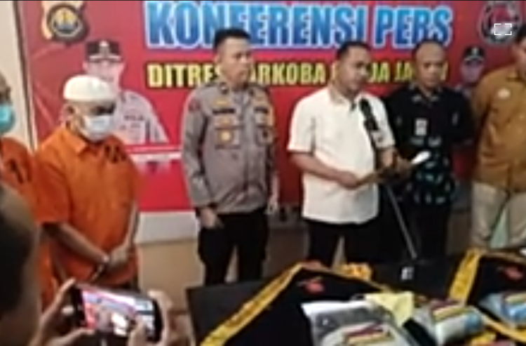 Ditresnarkoba Polda Jambi Ciduk 2 Kurir Sabu 2 Kg. (Foto : Rolan - sinarjambi.com)