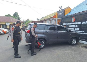 Tim K-9 Polda Jambi Kembali Amankan Kantor KPU dan Bawaslu Provinsi Jambi. (Foto : ist)