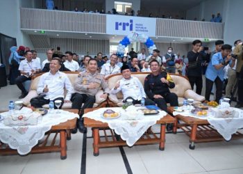 Kabid Humas Polda Jambi Hadiri Prosesi Penyulutan Obor Tri Prasetya RRI. (Foto : ist)