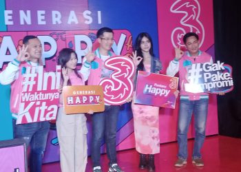 Ali (tengah) usai jumpa pers jelang Generasi Happy School Festival. (Foto : Rolan - sinarjambi.com)
