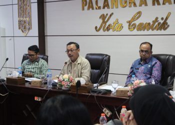 Kepala Badan Pertanahan Nasional (BPN) Kota Palangka Raya, Indra Gunawan, mengikuti rapat Forum Penataan Ruang Kota Palangka Raya. (Foto : BPN Palangka Raya)