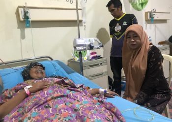 Jenguk Warga yang Sakit, Sukmajaya Nalim Doakan Lekas Sembuh. (Foto : ist)