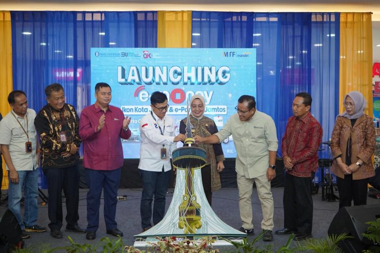 Luncurkan E-Money Ikon Kota Jambi. (Foto : ist)