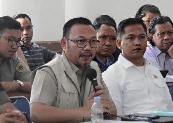 Kepala Kantor Pertanahan Kota Palangka Raya Indra Gunawan S.T., M.H., QRMP dan staf mengikuti Rpat Koordinasi Tim Penanganan Konflik Sosial terkait permasalahan tanah di Jalan Duling, Kandang Kelurahan Kereng Bangkirai Kecamatan Sebangau, Kota Palangka Raya, Kalimantan Tengah. (Foto : BPN Kota Palangka Raya)