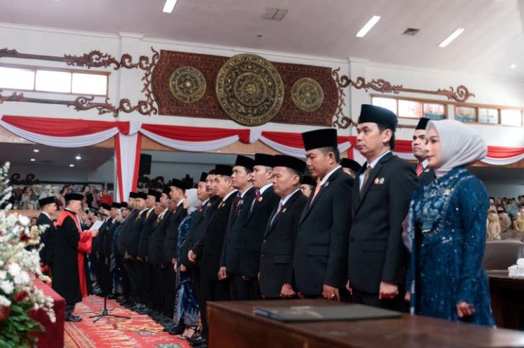 55 Anggota DRPD Provinsi Jambi Dilantik. (Foto : ist)