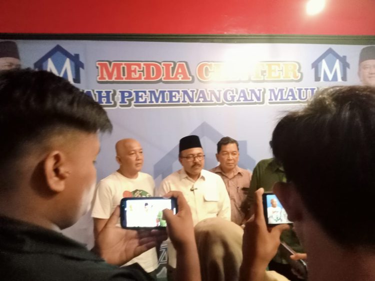 Bachtiar saat menjelaskan ke wartawan. (Foto : ist)