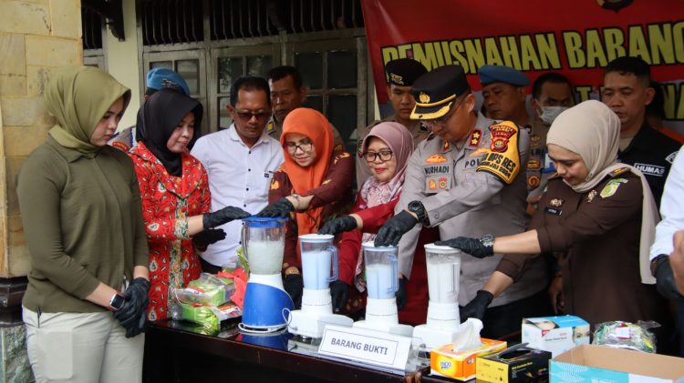 Satresnarkoba Polresta Jambi Musnahkan Barang Bukti Narkotika. (Foto : ist)