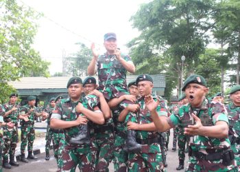 Danrem Gapu Berikan Arahan Sikap dan Tanggung Jawab Prajurit di Tengah Masyarakat. (Foto : ist)