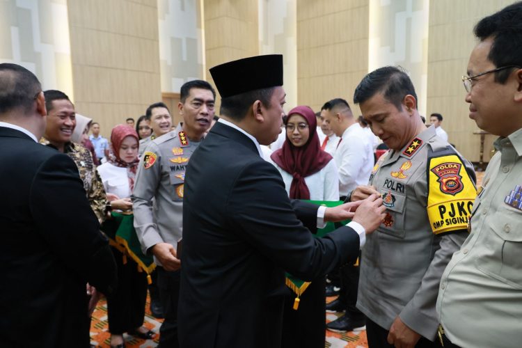 Kapolda Jambi Terima Penghargaan Pin Emas dari Menteri ATR/Kepala BPN RI. (Foto : ist)