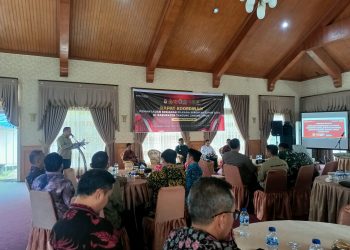 Pantau Persiapan Pilkada di Tanjabtim, Pjs Gubernur Sudirman Minta TNI-Polri Kawal Ketat Pendistribusian Logistik. (Foto : ist)