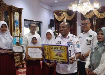 Pj Bupati Merangin Bersyukur SDN 253 Juara Marching Band 2024. (Foto : ist)