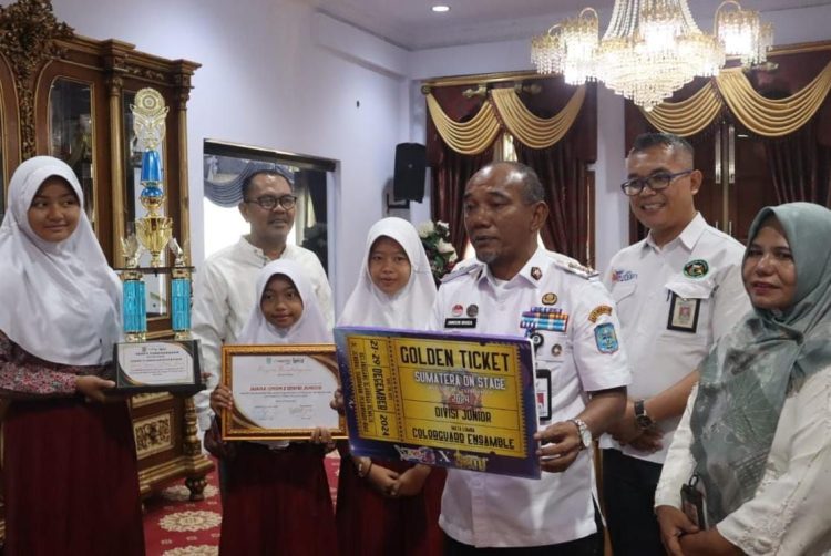 Pj Bupati Merangin Bersyukur SDN 253 Juara Marching Band 2024. (Foto : ist)