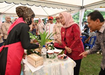 Buka Festival Jajanan Bengen, Pj Wali Kota : Ini Kita Lakukan Supaya Kuliner Khas Kota Jambi Lebih Dikenal dan Bisa Go Nasional-Internasional. (Foto : ist)