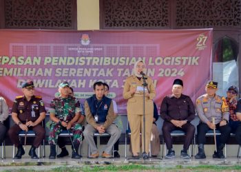 Lepas 20 Armada Angkutan Logistik, Pj Wali Kota Jambi Harap Pilkada Berjalan Tertib, Aman dan Kondusif. (Foto : ist)