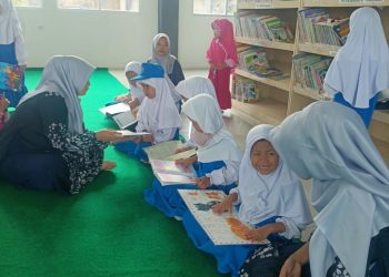 Yayasan Sekolah TK Baitussalam Merangin Kunjungi Ke Perpustakaan Daerah. (Foto : Yendri - sinarjambi.com)