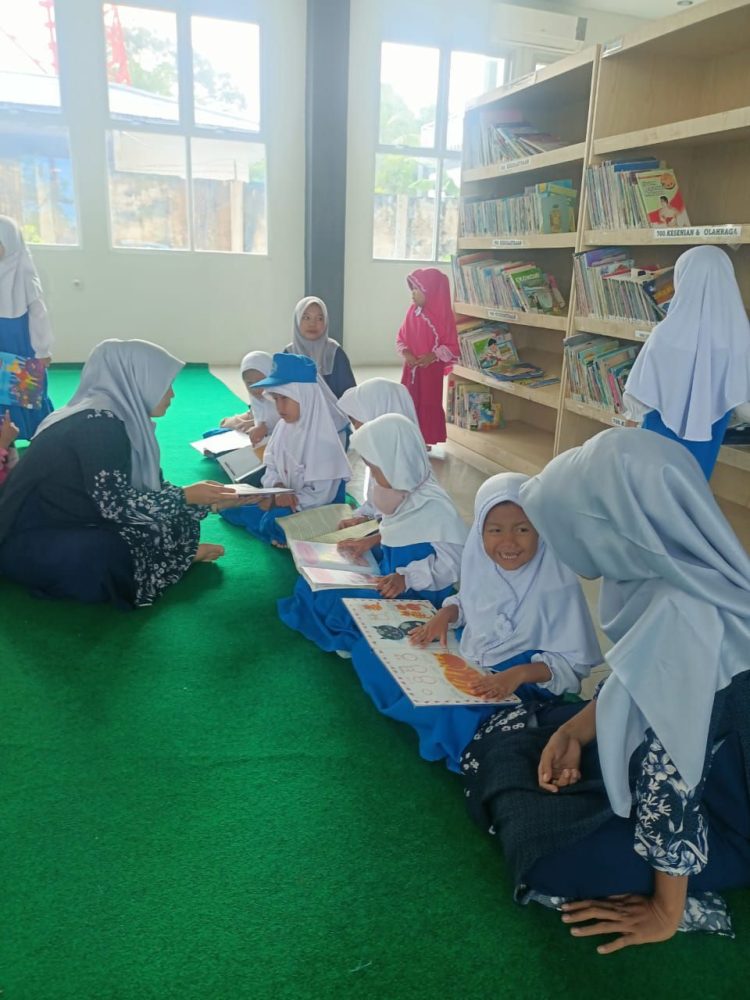 Yayasan Sekolah TK Baitussalam Merangin Kunjungi Ke Perpustakaan Daerah. (Foto : Yendri - sinarjambi.com)