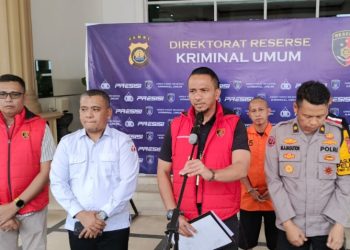 Kombes Pol Andri Ananta Yudhistira saat rilis pengungkapan kasus perusakan TPS di kota Sungai Penuh. (Foto : ist)