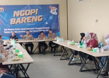 Ngopi Bareng Bidhumas Polda Jambi bersama pers dan penggiat medsos. (Foto : Rolan - sinarjambi.com)