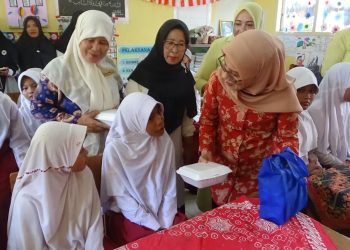 Peringati Hari Ibu ke-96, BKOW Provinsi Jambi Gelar Aksi Sosial Bantu Anak-anak yang Membutuhkan. (Foto : ist)