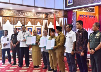 Pj Wali Kota Jambi Terima DIPA 2025, Akselerasi Pertumbuhan Ekonomi yang Inklusif dan Berkelanjutan. (Foto : ist)