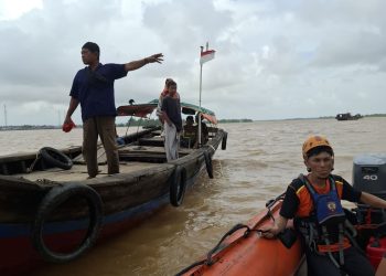 2 ABK Terjatuh dari Pompong Muatan Sawit, 1 Dinyatakan Hilang. (Foto : ist)