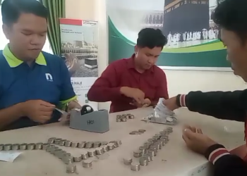 Nabung Koin Selama 4 Tahun, Nenek Maryani Setor Uang Daftar Haji. (Foto : ist)