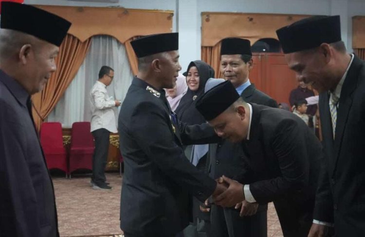 Pj Bupati Merangin Lantik Pejabat Fungsional di Dinas PTSP. (Foto : ist)