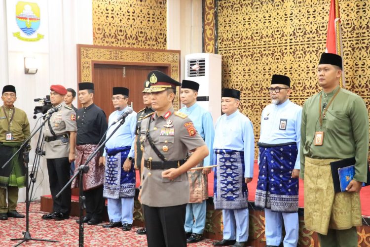 Kapolda Pimpin Upacara HUT Ke-68 Provinsi Jambi. (Foto : ist)