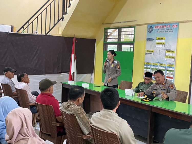 Cegah TPPA - TPPO, Sat Binmas - Sat Reskrim Polresta Jambi Sosialisasi di Kantor Lurah Tambaksari. (Foto : ist)