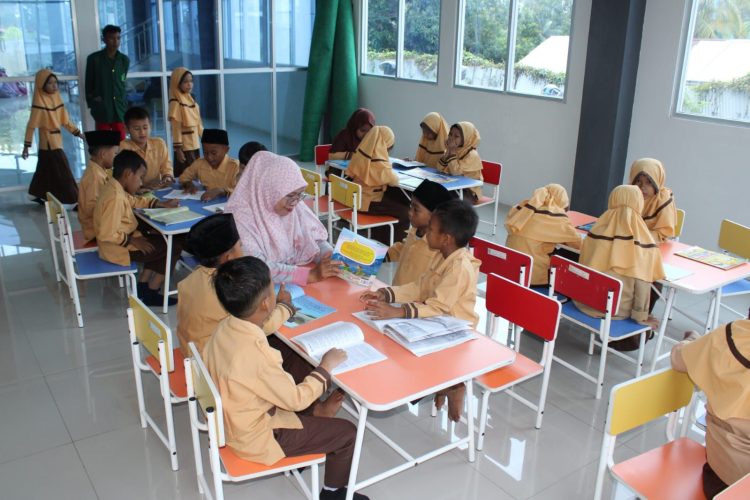 Awal 2025, SDIT Insan Mulia Sambangi Perpustakaan Daerah Merangin. (Foto : ist)