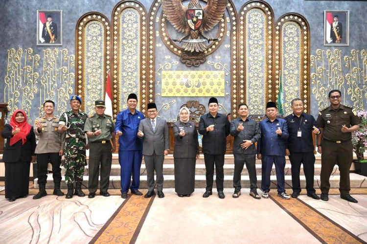 DPRD Umumkan Penetapan Pemenangan Maulana-Diza. (Foto : ist)