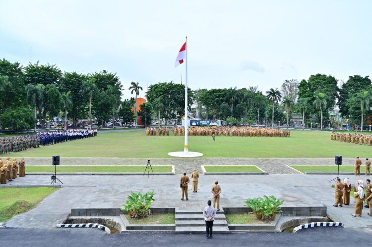 Pimpin Apel Disiplin, Pj Wali Kota Serukan Aparatur Sukseskan Asta Cita, Jambi Mantap dan Kota Jambi Bahagia. (Foto : ist)