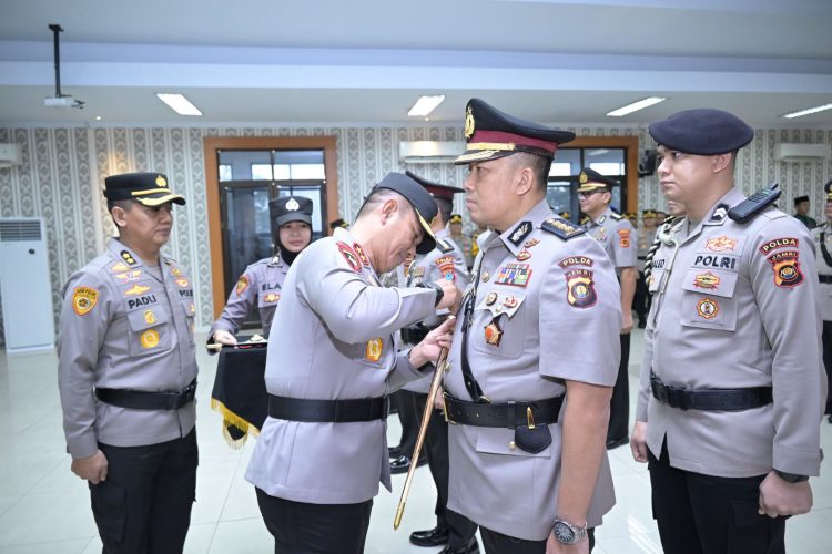 Irjen Rusdi Hartono Pimpin Sertijab PJU Polda Jambi dan Para Kapolres. (Foto : ist)