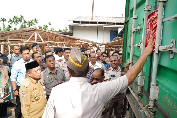 Lepas Komoditas Senilai Rp7,2 Milyar, Gubernur Al Haris Dorong Peningkatan Kinerja Ekspor Pertanian Jambi. (Foto : ist)