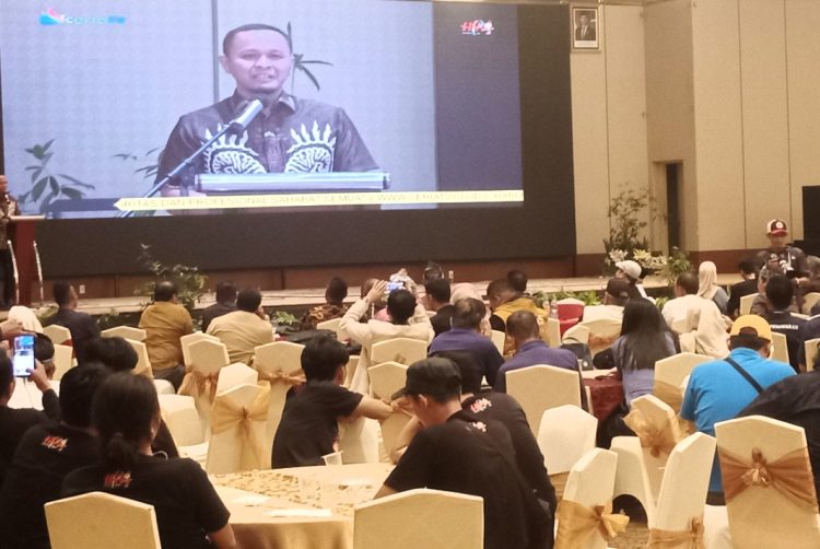 Walikota Pekanbaru terpilih Agung Nugroho hadir di malam keakraban wartawan Indonesia. (Foto : Rolan - sinarjambi.com)