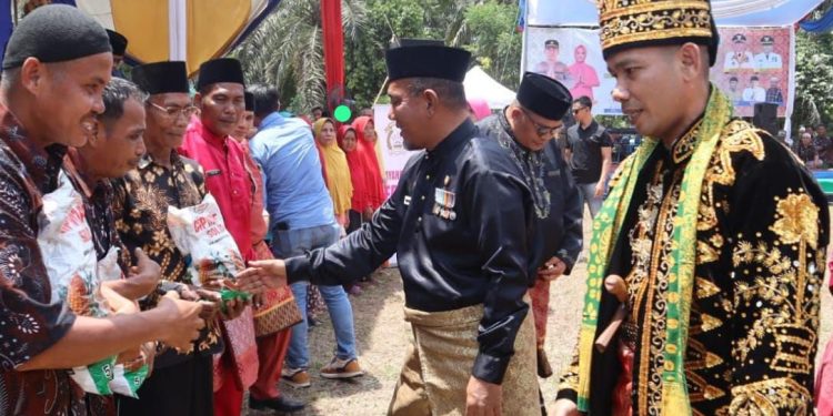Kapolres Merangin Bergelar Hulu Bakang Selingkung Negeri. (Foto : ist)