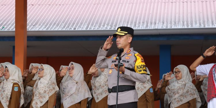 Sambangi Sekolah, Ini Pesan Kapolres Merangin. (Foto : ist)