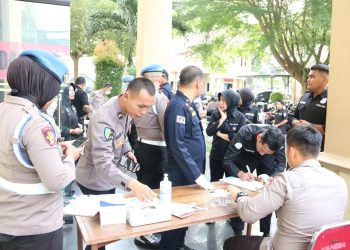 Tegakkan Disiplin, Bid Propam Polda Jambi Laksanakan Giat Gaktibplin Bagi Personel. (Foto : ist)