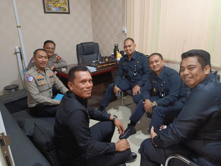 Peserta Didik Sespimmen Angkatan 65 Ramai-ramai Datangi Polres Cimahi. (Foto : ist)