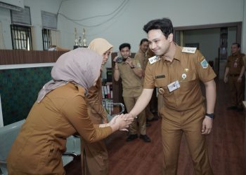 Gerak Cepat Kerja di Hari Pertama, Wawako Diza Turun Ke Sejumlah OPD. (Foto : ist)