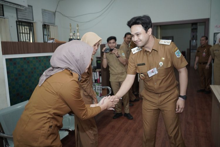 Gerak Cepat Kerja di Hari Pertama, Wawako Diza Turun Ke Sejumlah OPD. (Foto : ist)