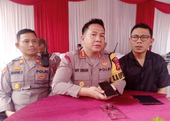 Kapolresta Jambi Kombes Pol Boy Sutan Binanga Siregar (tengah) saat ditemui usai acara peletakkan batu pertama SPPG Polda Jambi. (Foto : Rolan - sinarjambi.com)