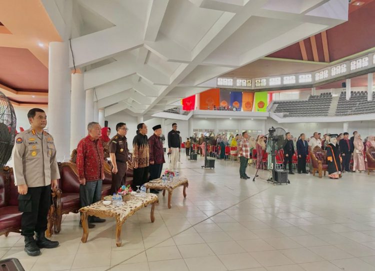 Kabid Humas Polda Jambi Hadiri Sidang Senat Terbuka Pengukuhan Guru Besar Universitas Jambi. (Foto : ist)